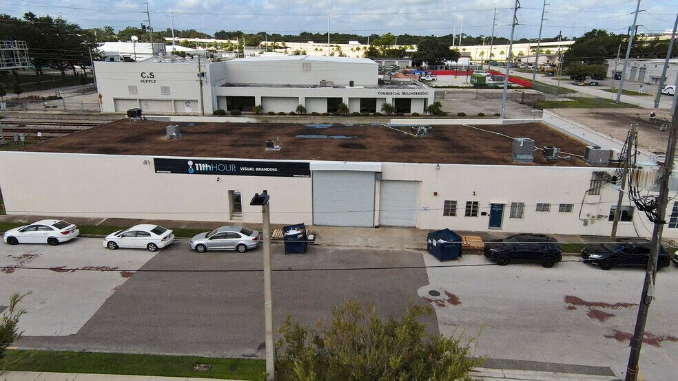 More Photos Of 1110 Sligh Blvd, Orlando Warehouse For Lease
