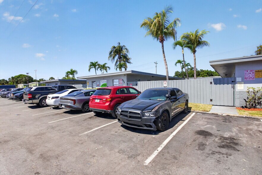 More Photos Of 821-825 NW 10th Ter, Fort Lauderdale Apartments For Sale