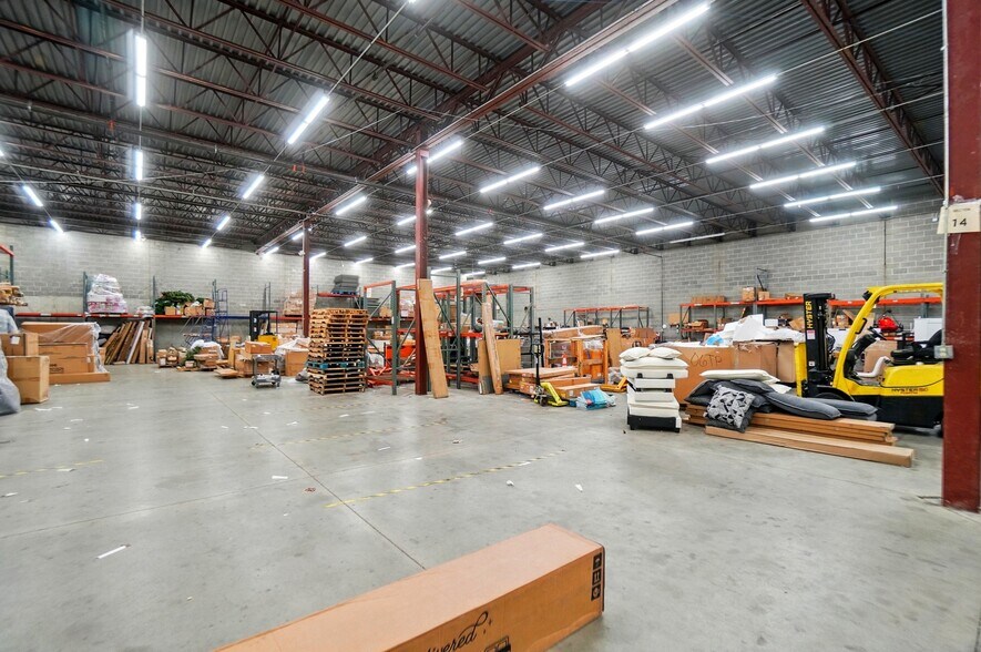 More Photos Of 50 Eswin St, Cincinnati Freestanding For Sale