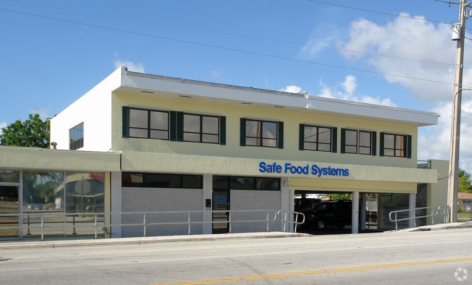 Primary Photo Of 2206 NE 26th St, Fort Lauderdale Office For Sale