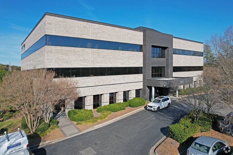 More Photos Of 2025 Frontis Plaza Blvd, Winston-Salem Medical For Lease