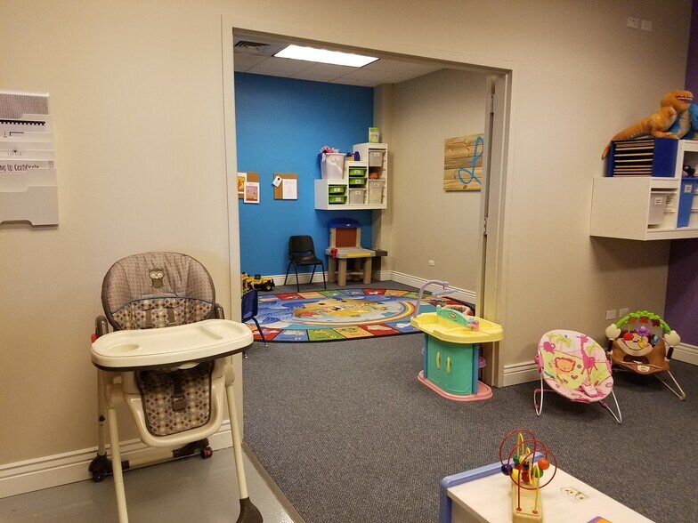 More Photos Of 8200 Southpark Cir, Littleton Light Manufacturing For Sale