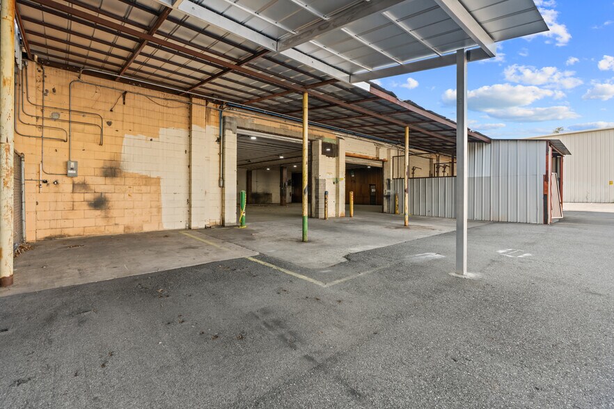 More Photos Of 1118 N Magnolia Ave, Ocala Warehouse For Lease