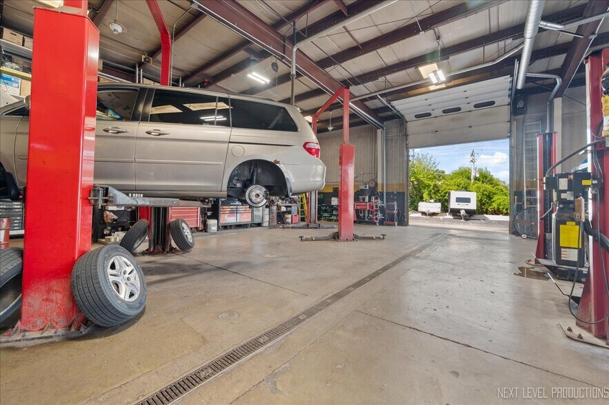 More Photos Of 632 W Colfax St, Palatine Flex For Sale