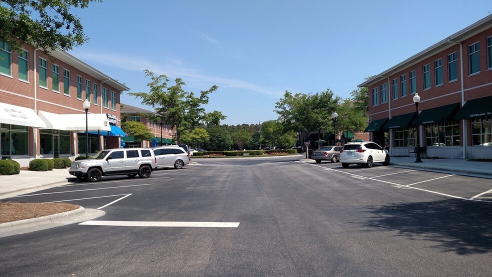 More Photos Of 2512 Independence Blvd, Wilmington Office For Lease