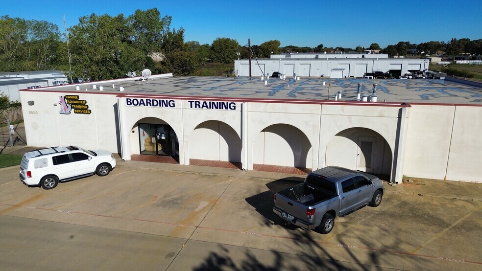 More Photos Of 2800 S Pipeline Rd, Euless Flex For Lease