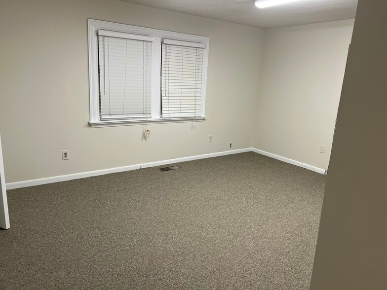 More Photos Of 1675 NW Old 41 Hwy, Marietta Service For Lease