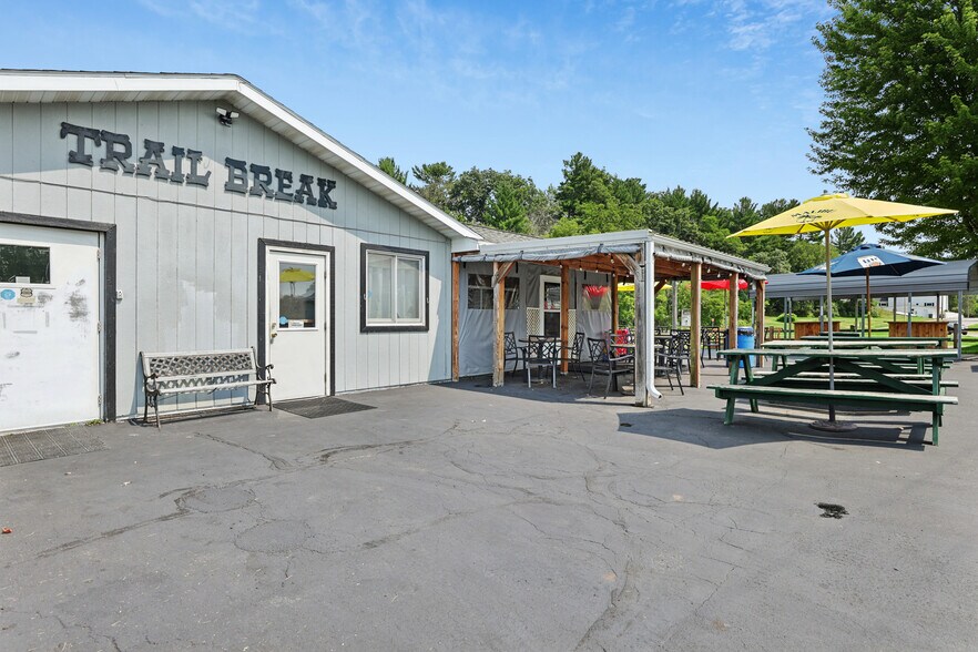 More Photos Of 309 Trail St, La Valle Restaurant For Sale