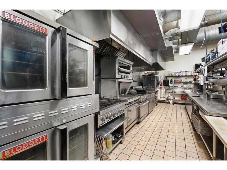 More Photos Of 15850 - 15860 T Bone Ln, Hayward Restaurant For Sale