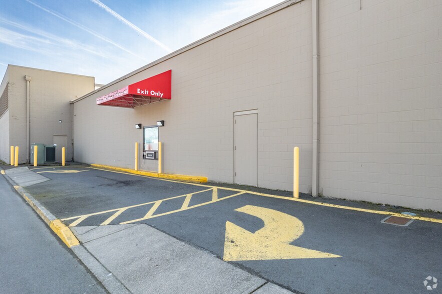 More Photos Of 107 Robbins St, Molalla Unknown For Lease