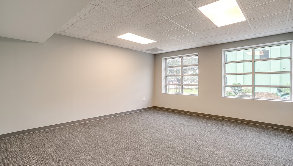 More Photos Of 1000 Bonnie Brae Ave, Fort Worth Medical For Sale