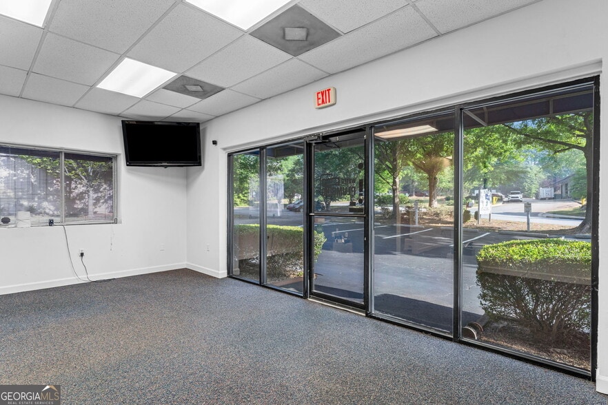 More Photos Of 12 Tower Pl, Newnan Service For Lease