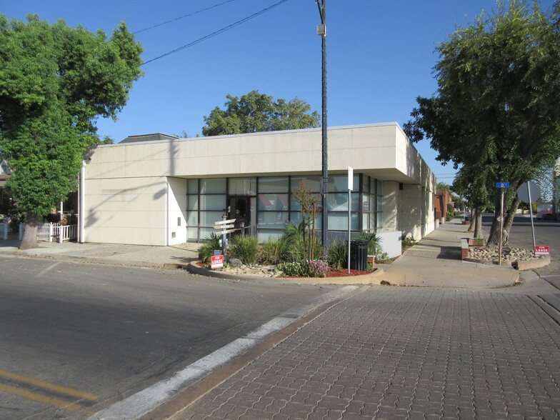 Primary Photo Of 208 W D St, Lemoore Office For Lease