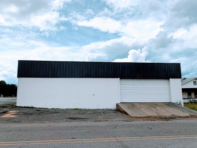 More Photos Of 801 14th St N, Bessemer Auto Repair For Lease