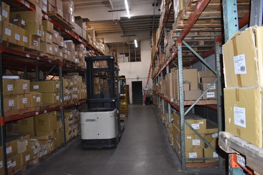 More Photos Of 2425-2429 E Olympic Blvd, Los Angeles Manufacturing For Lease