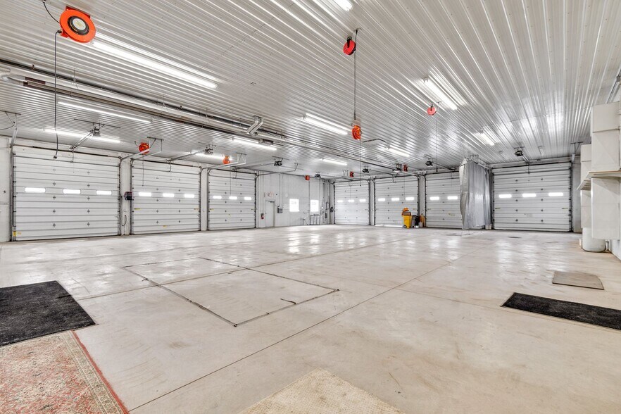 More Photos Of 200 Roosevelt St, Minerva Warehouse For Lease