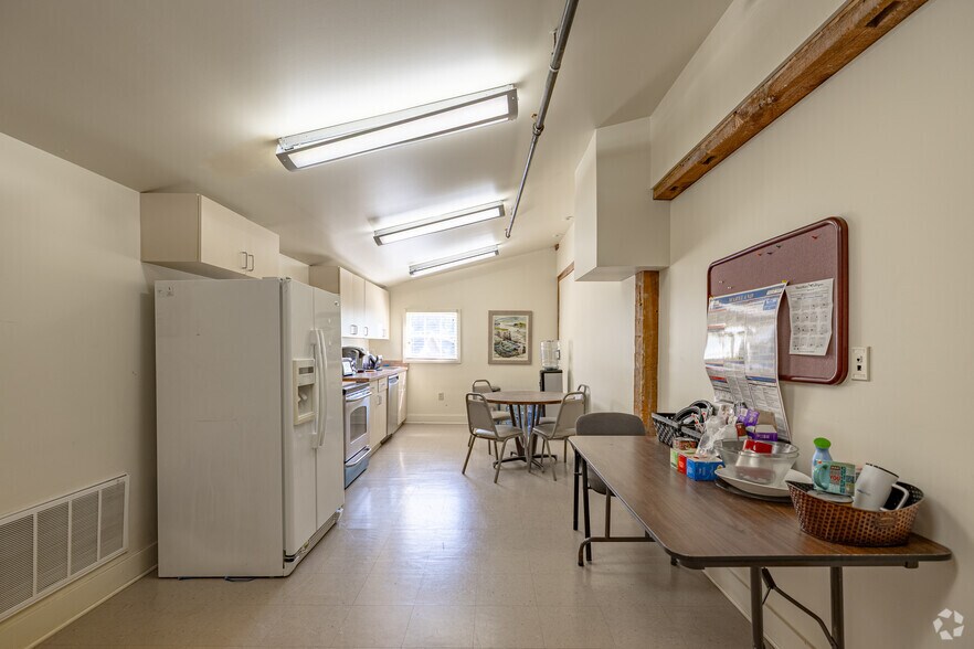 More Photos Of 870 High St, Chestertown Unknown For Sale