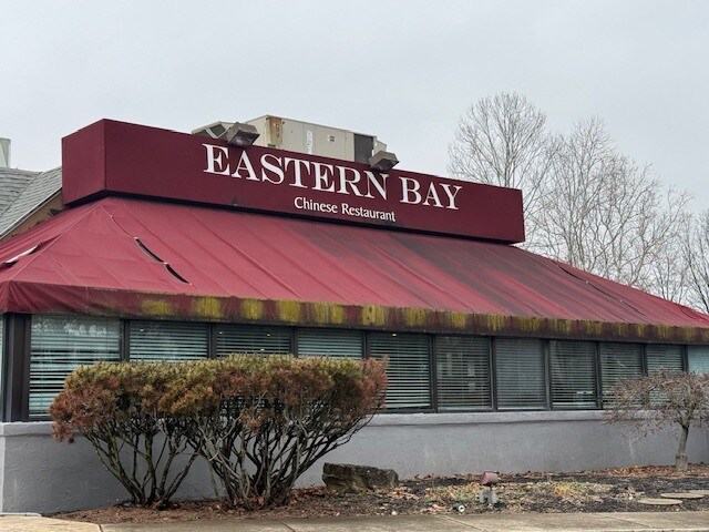 More Photos Of 2055-2081 Riverside Dr, Upper Arlington Restaurant For Sale