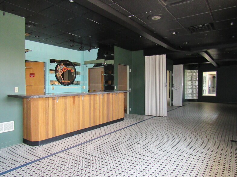 More Photos Of 150 W Dubois Ave, Dubois General Retail For Lease