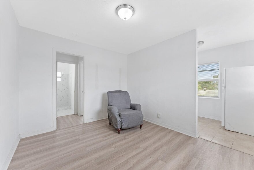 More Photos Of 526 NW 12th Ave, Boynton Beach Apartments For Sale