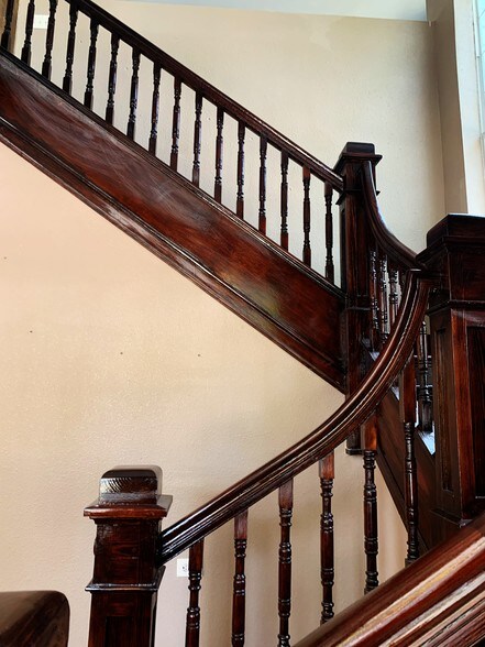 More Photos Of 127 Lewis St, San Antonio Office For Sale