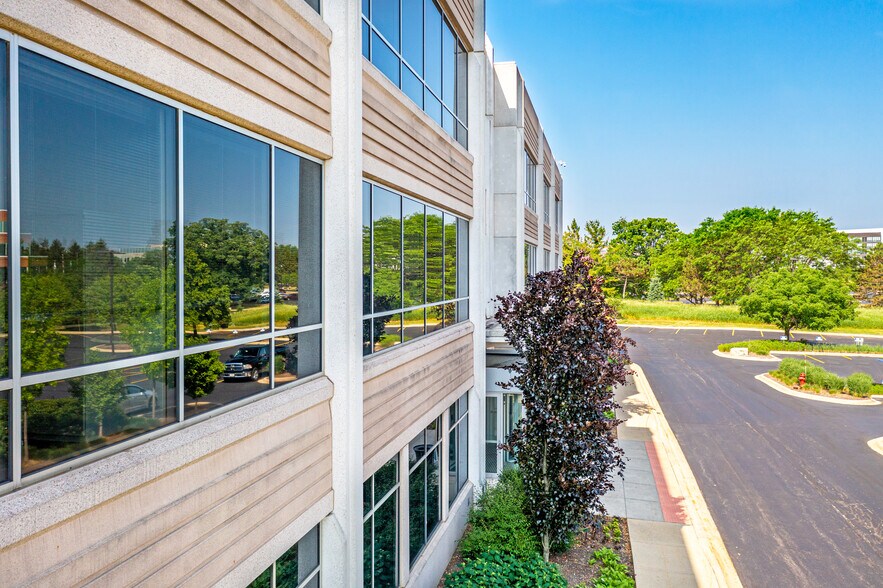 More Photos Of 1955 W Field Ct, Lake Forest Office For Lease