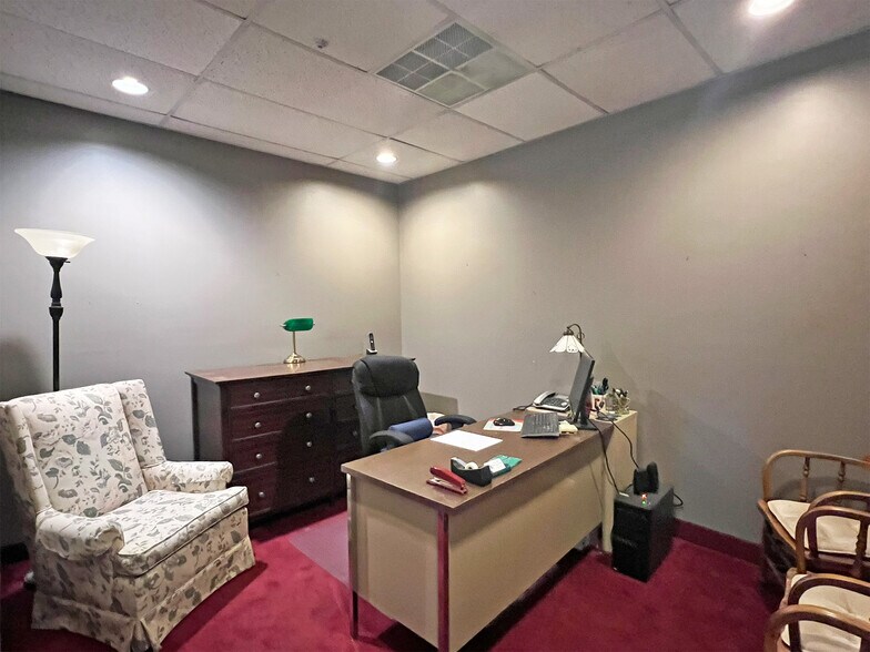 More Photos Of 4024 Main St, Erie Storefront Retail Office For Sale