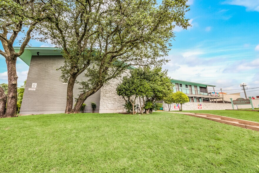 More Photos Of 3299 S Polk St, Dallas Apartments For Sale