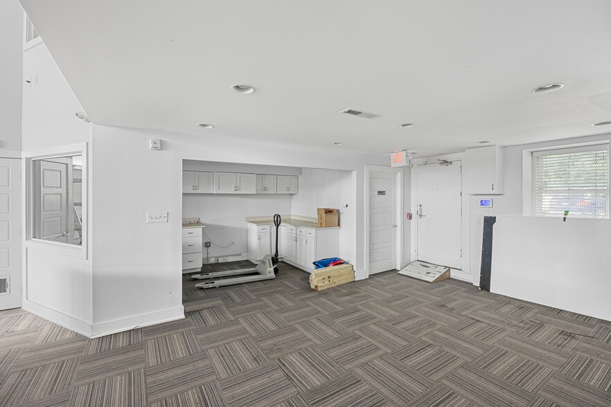 More Photos Of 408-410 Martin Luther King Jr Blvd, Savannah Storefront Retail Residential For Sale