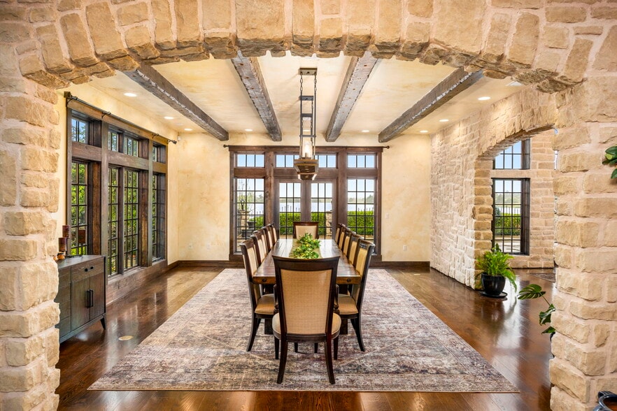 More Photos Of 4122 186th Blvd, Russell Specialty For Sale
