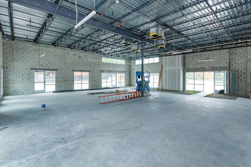 More Photos Of 286 Douglas Ave, Altamonte Springs General Retail For Lease