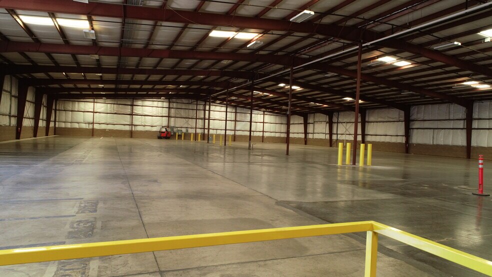 More Photos Of 506-530 El Roya Ave, Modesto Warehouse For Lease