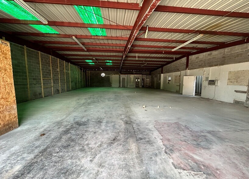 More Photos Of 8019 Richards St, Houston Warehouse For Sale