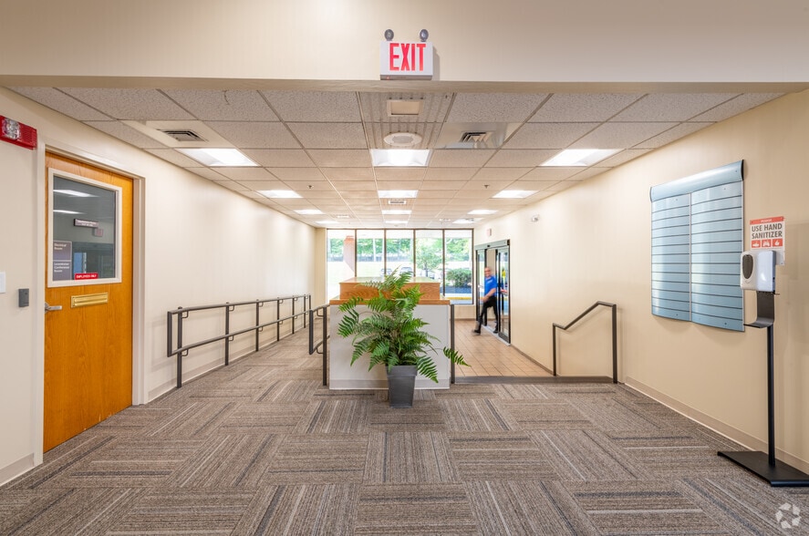 More Photos Of 165 Mill St, Leominster Medical For Lease