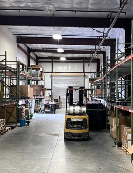More Photos Of 25 Smith Rd, Greenville Warehouse For Lease