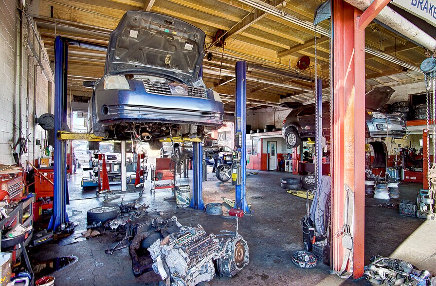 More Photos Of 1860 N Hacienda Blvd, La Puente Auto Repair For Sale
