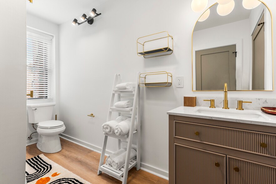 More Photos Of 9-13 Broadway St, Asheville Storefront Retail Office For Sale