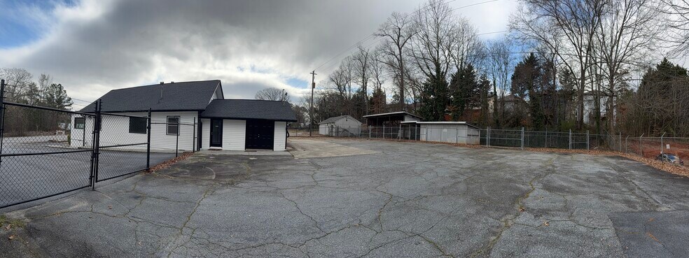 More Photos Of 2719 Huff Dr, Lawrenceville Office For Lease
