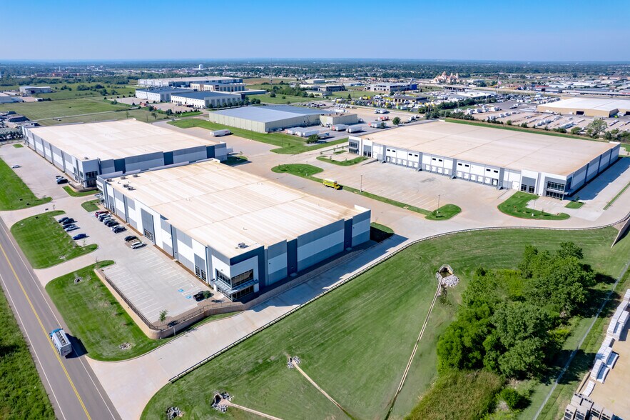 More Photos Of 8707 Pole Rd, Oklahoma City Unknown For Lease