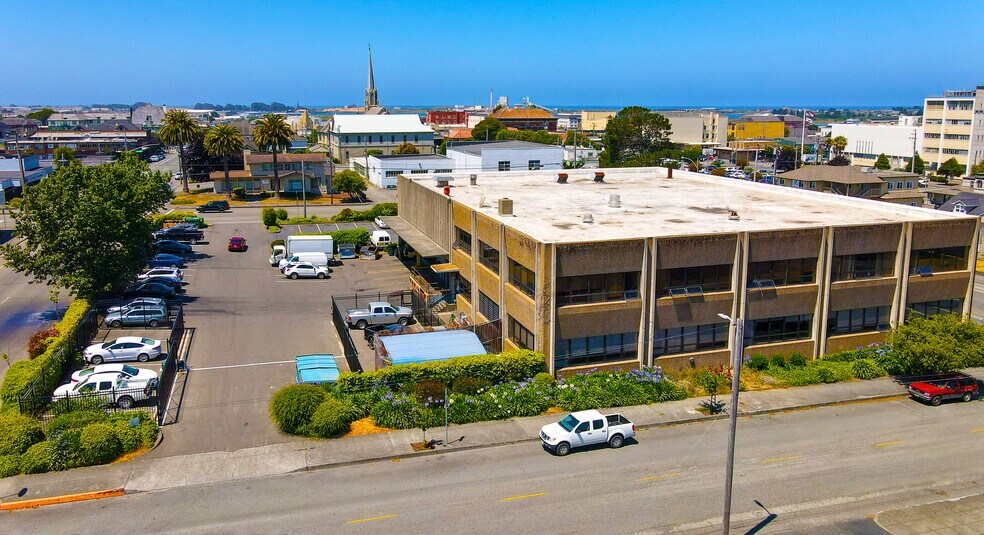 More Photos Of 930 6th St, Eureka Flex For Lease