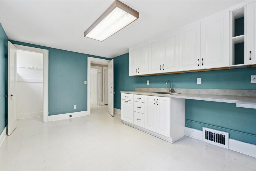 More Photos Of 4632 Okemos Rd, Okemos Medical For Sale