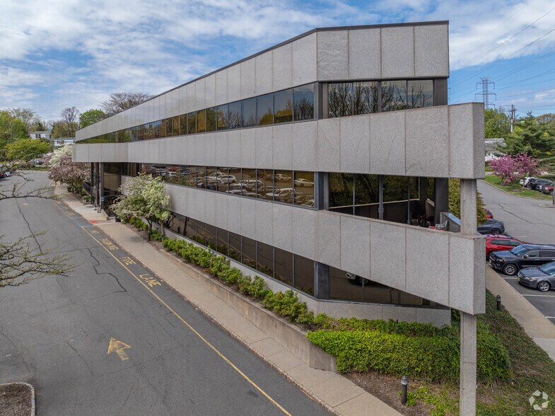 More Photos Of 1135 Broad St, Clifton Medical For Lease