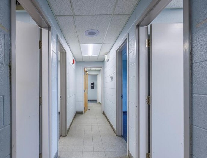 More Photos Of 100 Townline Rd, Tillsonburg Manufacturing For Sale