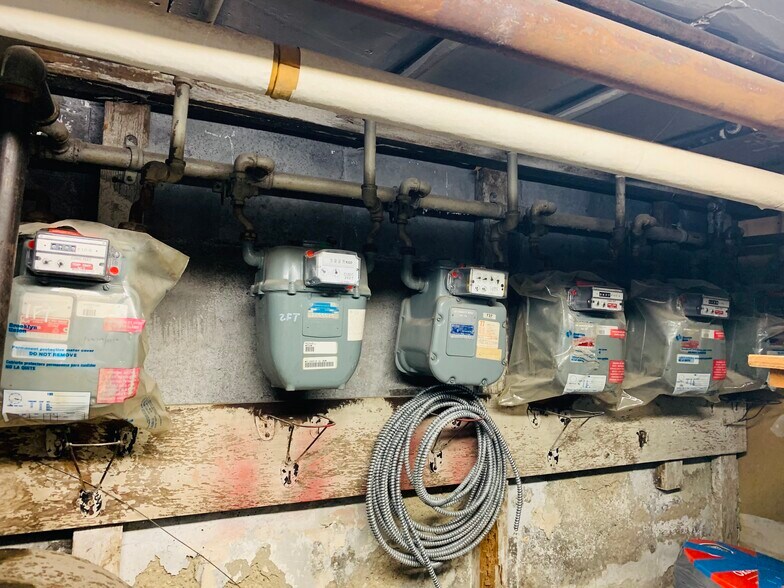 More Photos Of 4730 48th St, Woodside Multifamily For Sale