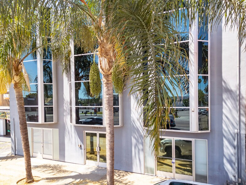 More Photos Of 20847 Sherman Way, Canoga Park Office For Sale
