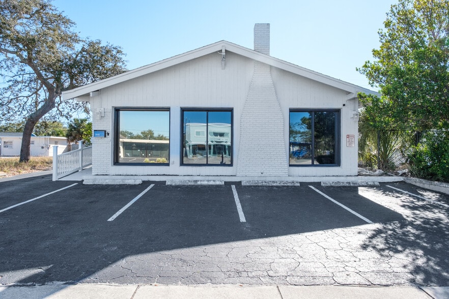 Primary Photo Of 3848 Central Ave, Saint Petersburg Office For Lease