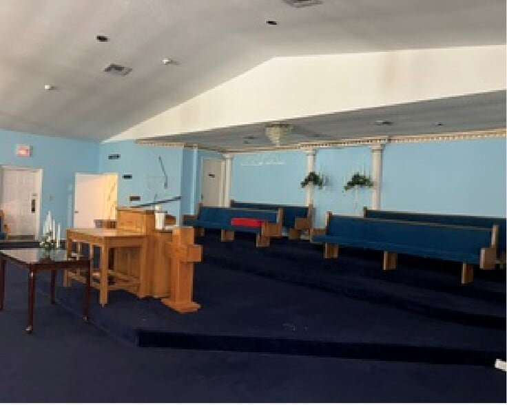 More Photos Of 860 Campello St, Altamonte Springs Religious Facility For Sale