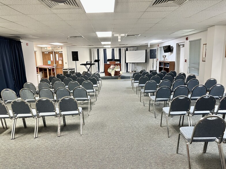 More Photos Of 9915 Apple Ridge Rd, Gaithersburg Religious Facility For Sale