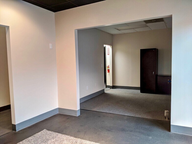 More Photos Of 222 Fairburn Industrial Blvd, Fairburn Warehouse For Sale