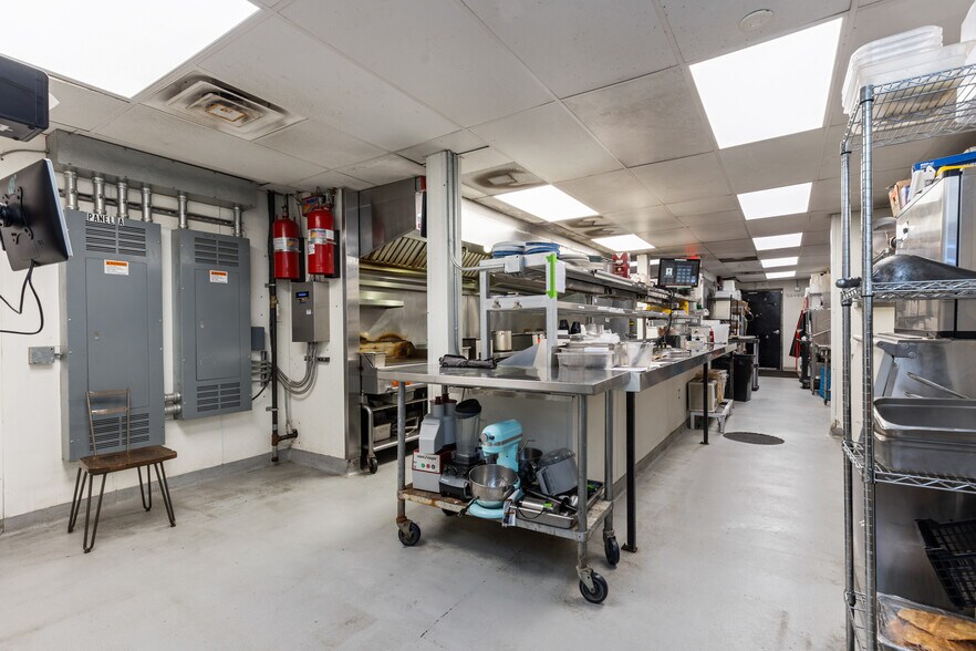 More Photos Of 2614 W Cary St, Richmond Freestanding For Sale